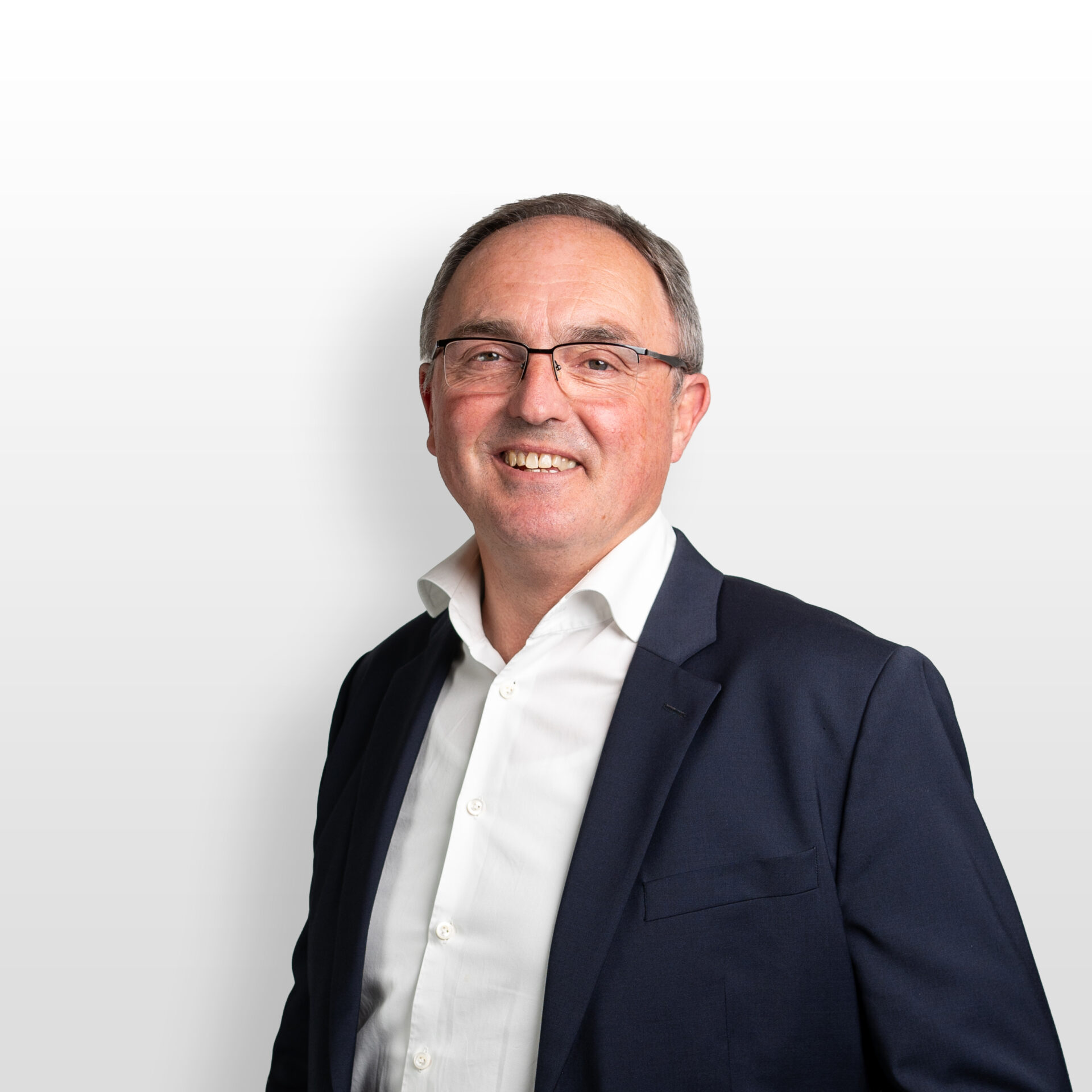 Portraitbild von Robert Petzinger